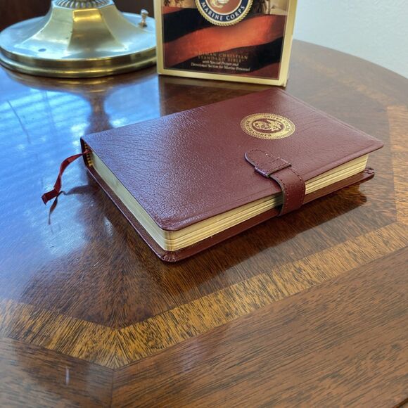 HCSB MARINE'S BIBLE By Holman Bible Staff With Slide Tab Closure (see Photos) - Picture 10 of 13